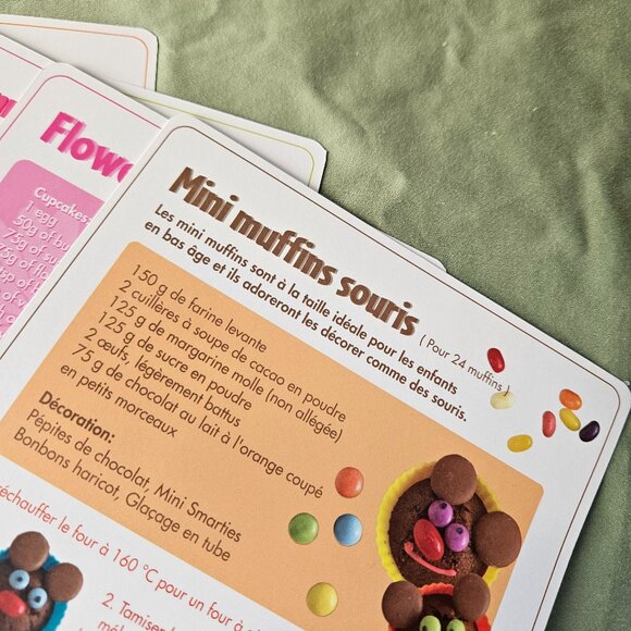 Cupcake Decorating Set‎ with 10 Recipe Cards in English and French - Picture 5 of 6